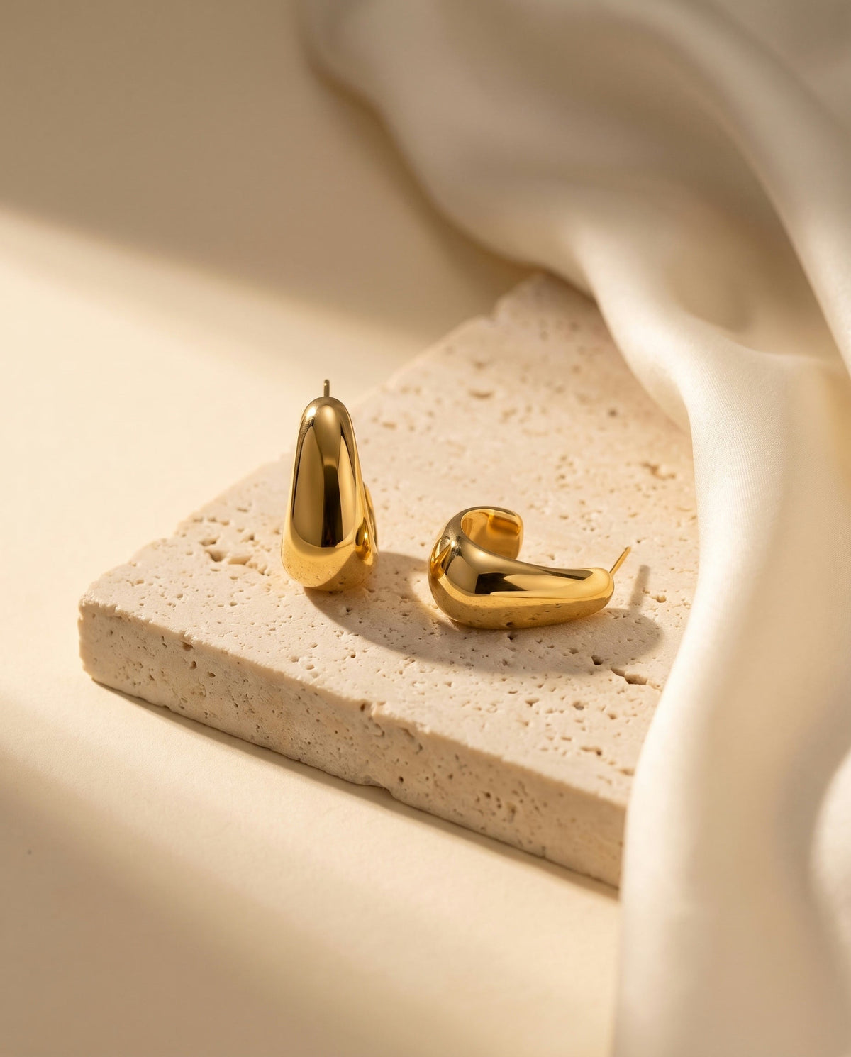 Huggies, hoops, studs: which earring for which ear (and for sleeping in) — Amaurine