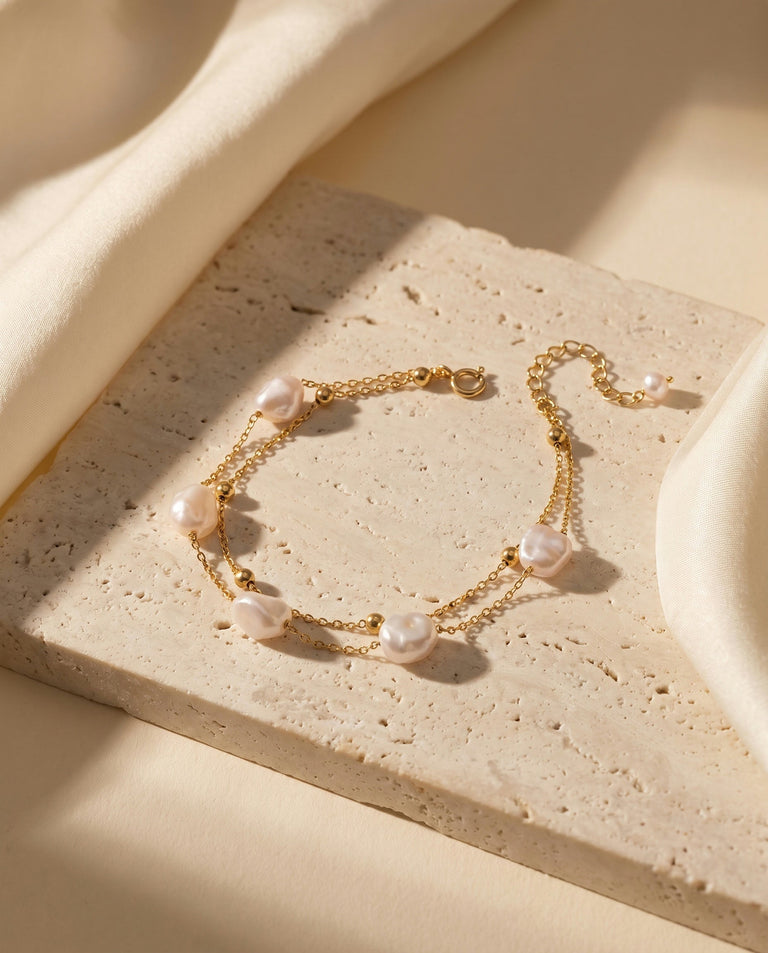 Jewellery gifts that land: what to buy when you do not know her size — Amaurine