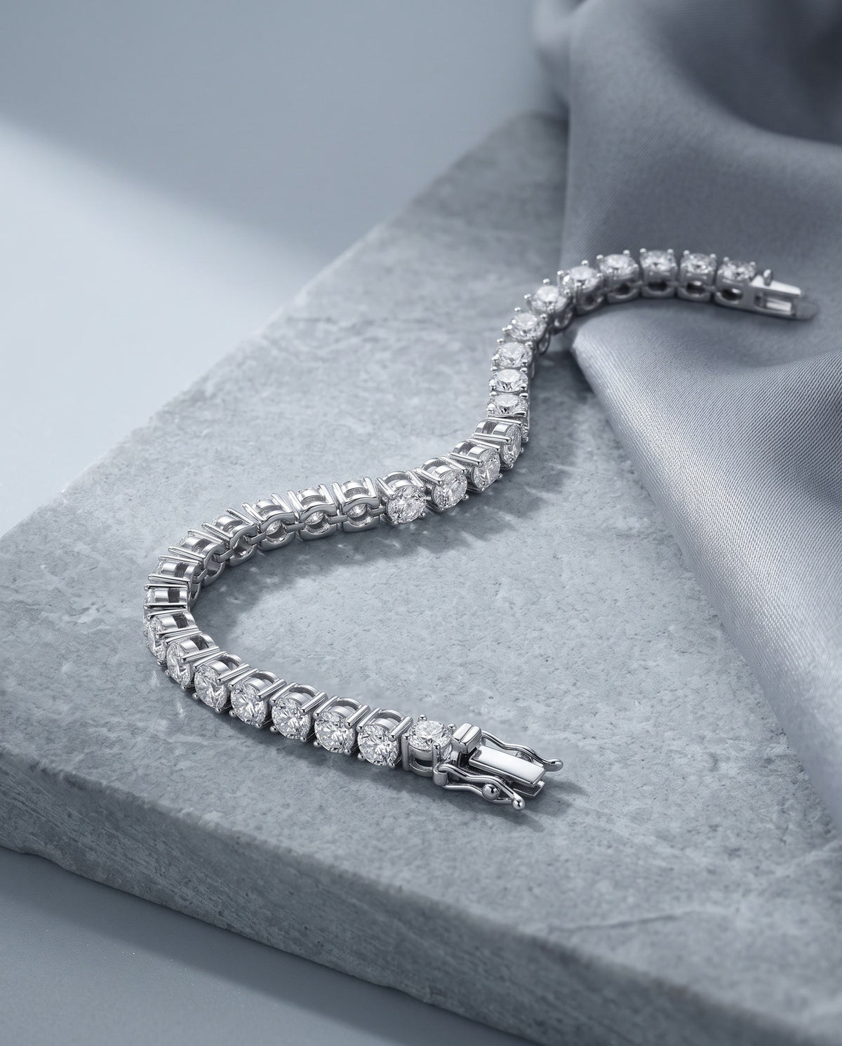 Platinum-plated and rhodium-plated silver: what the white finish is for — Amaurine
