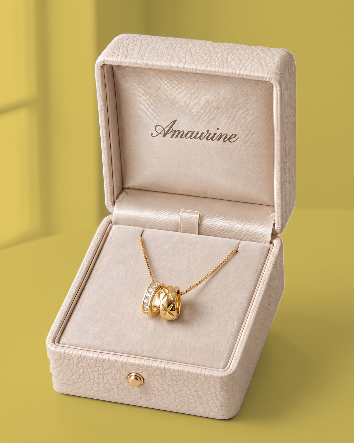 Entrelacs Twin Necklace — presentation box