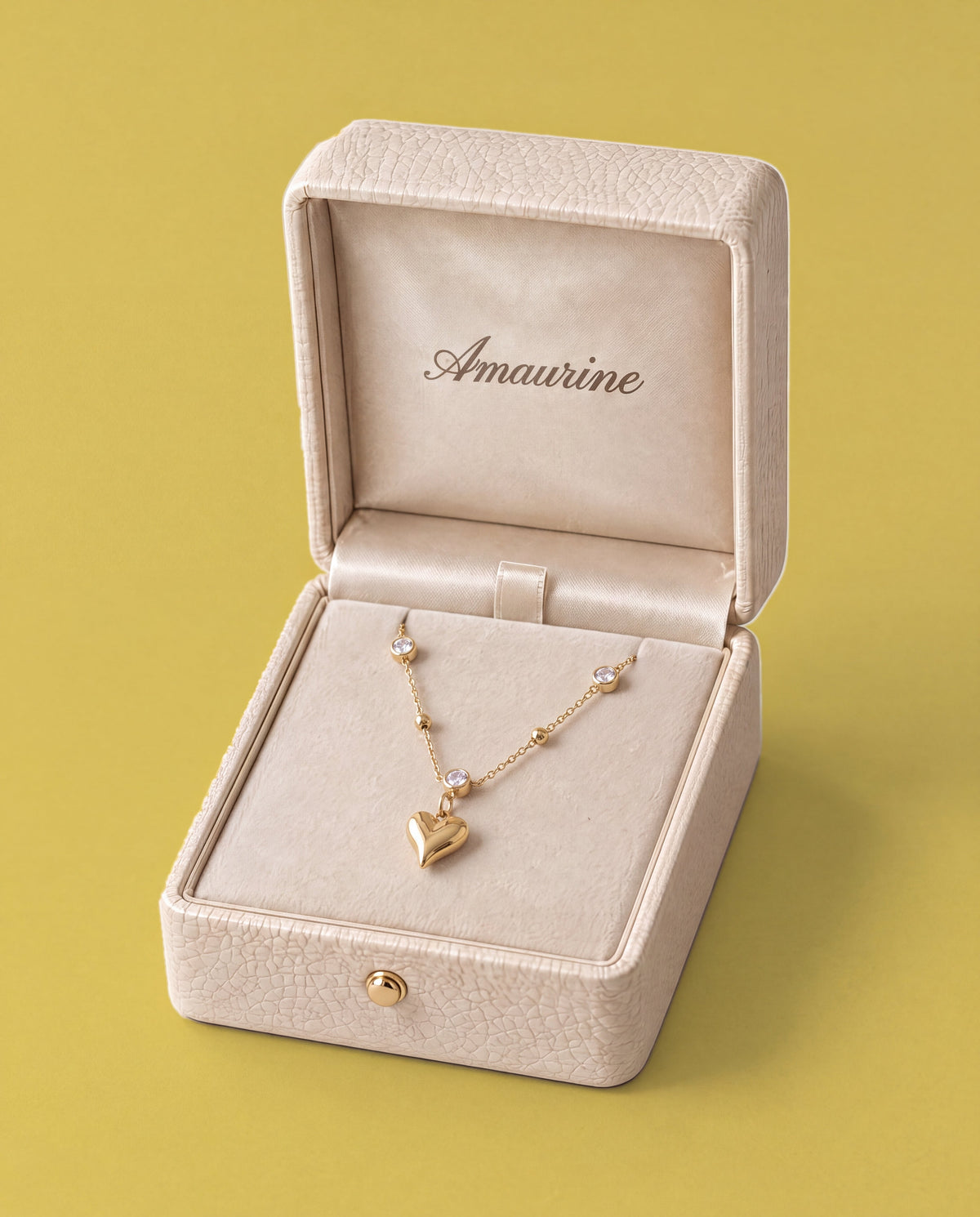 Tendresse Heart Necklace — presentation box
