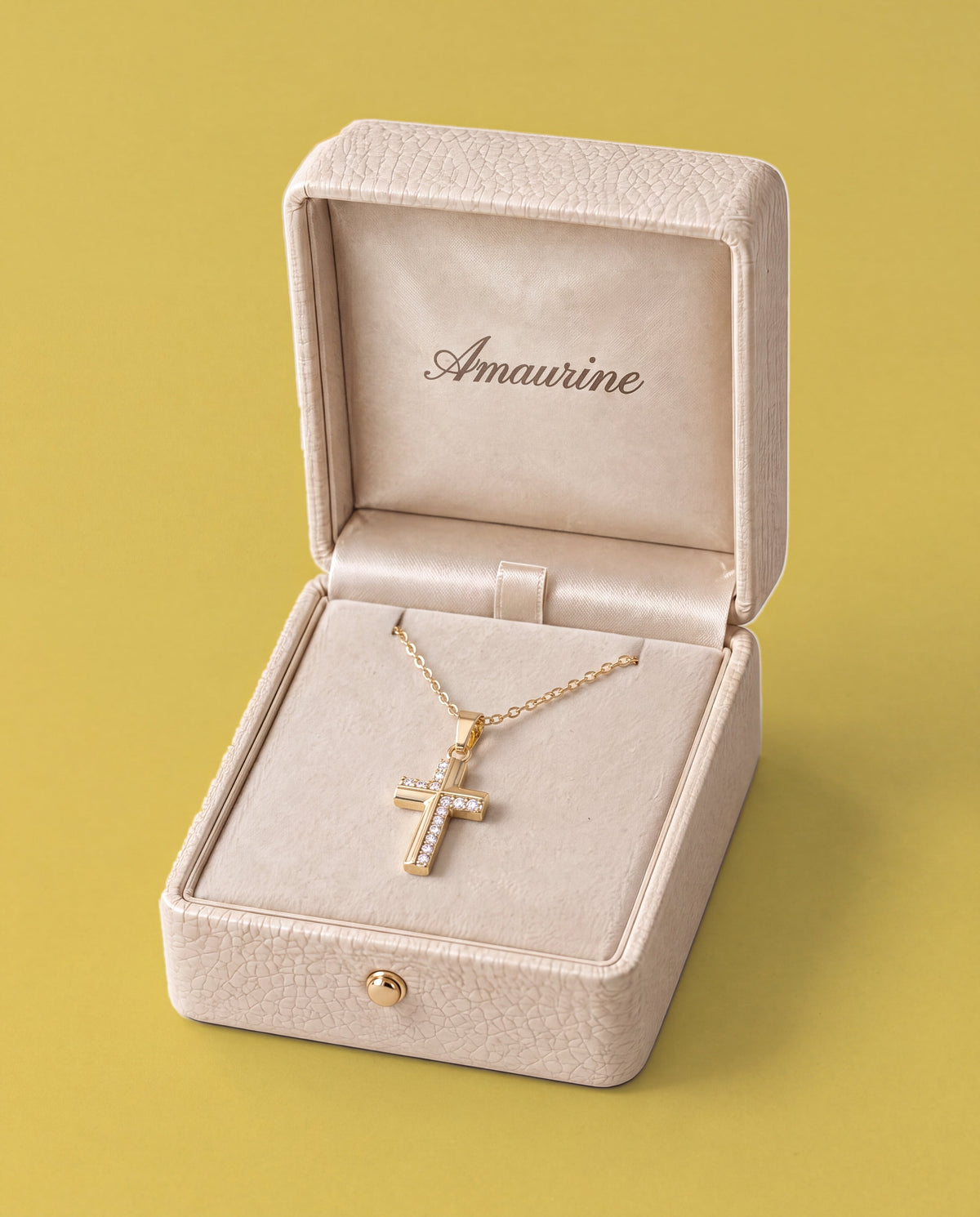 Oratoire Cross Necklace — presentation box