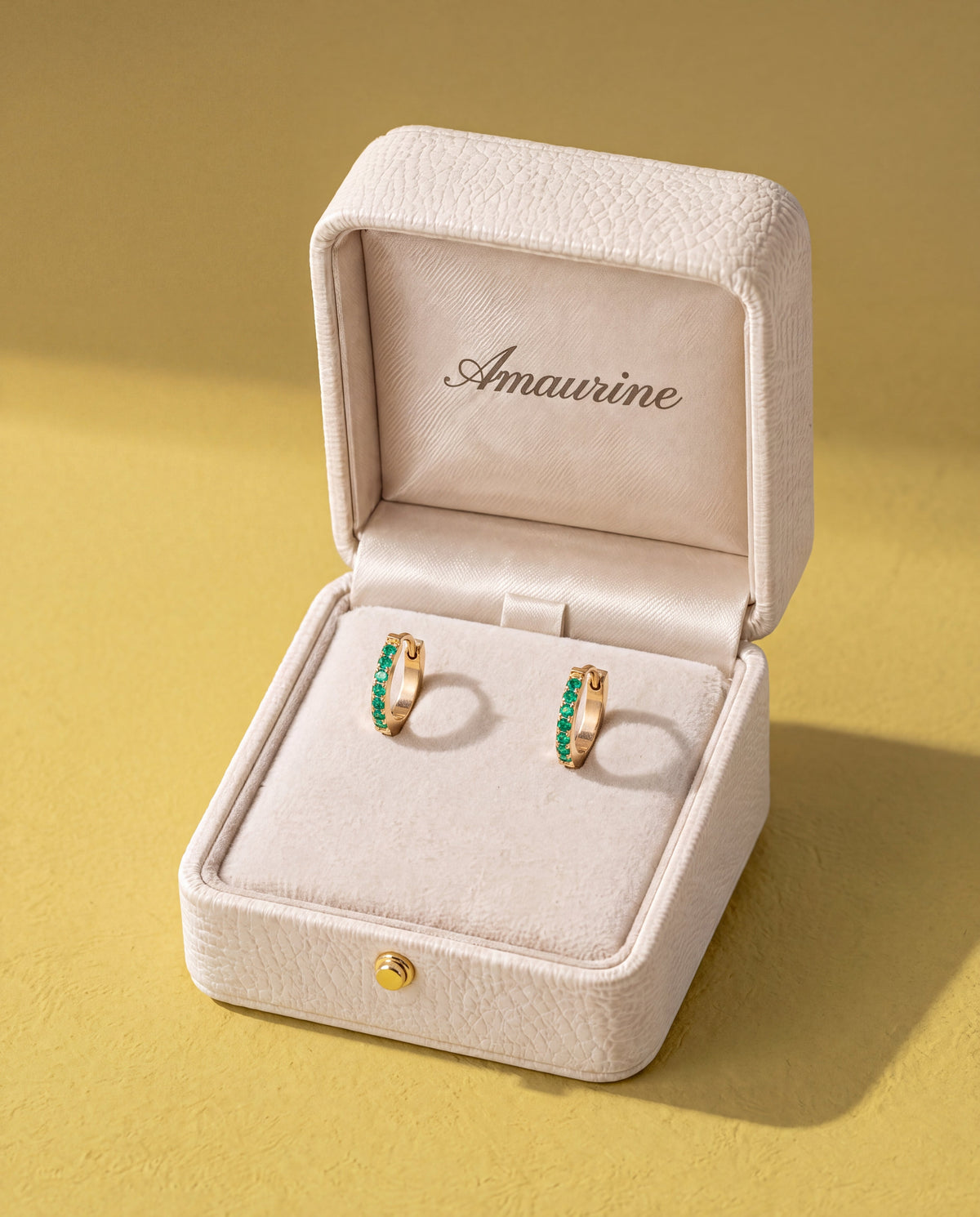 Verdure Pavé Huggies — presentation box