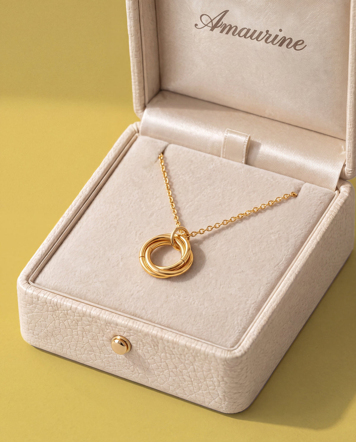 Triade Pendant Necklace — presentation box