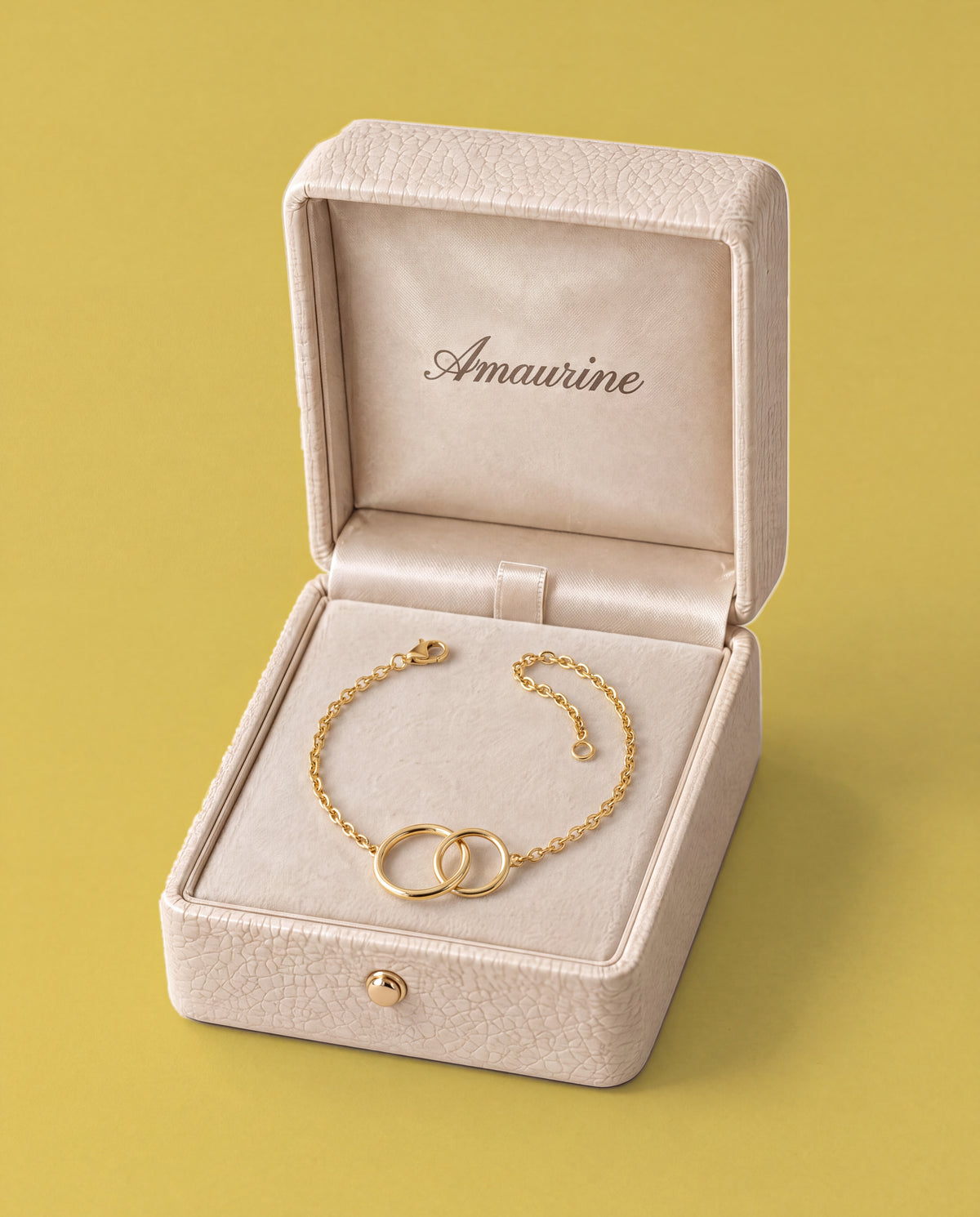 Alliance Circle Bracelet — presentation box
