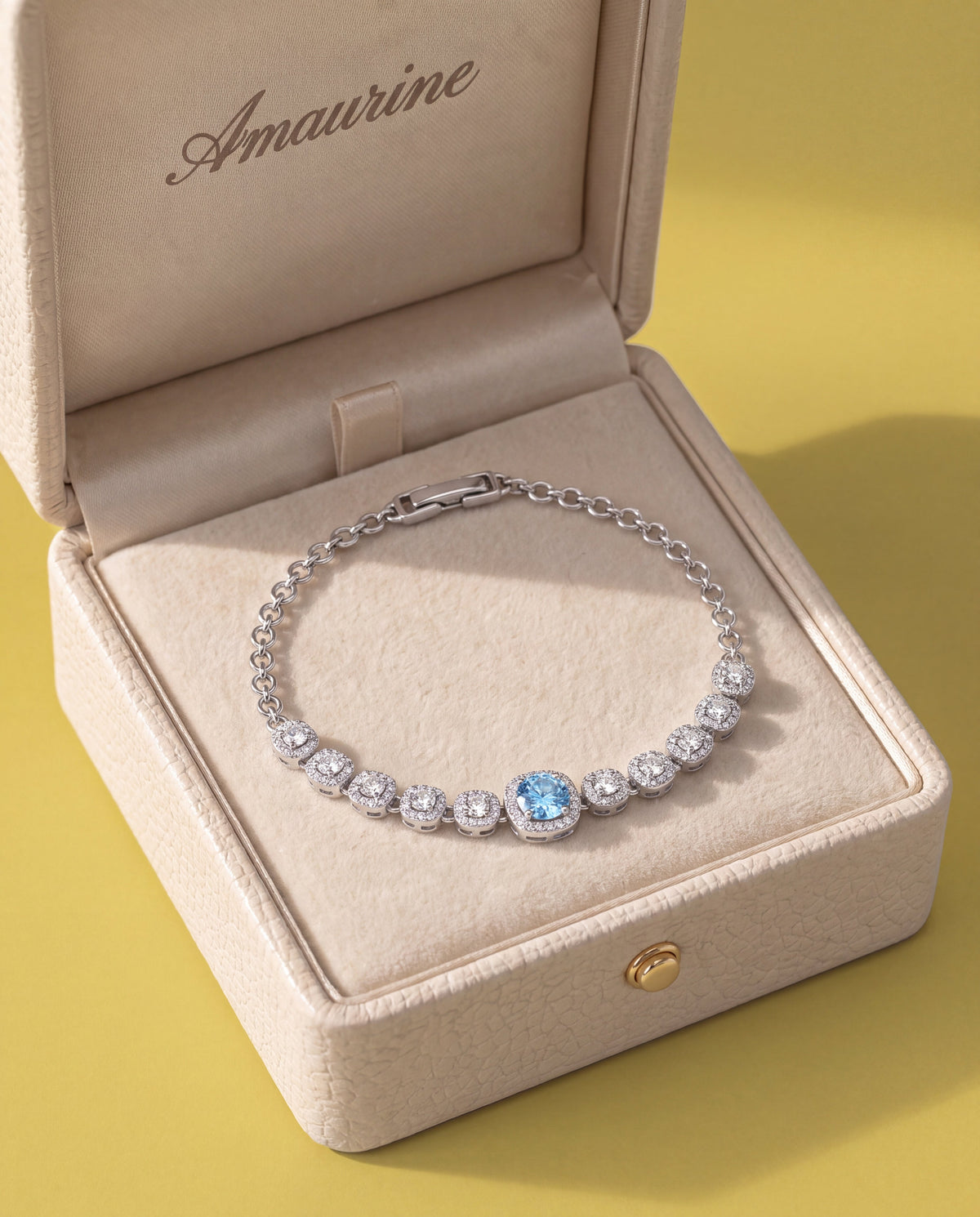 Nimbe Tennis Bracelet — presentation box