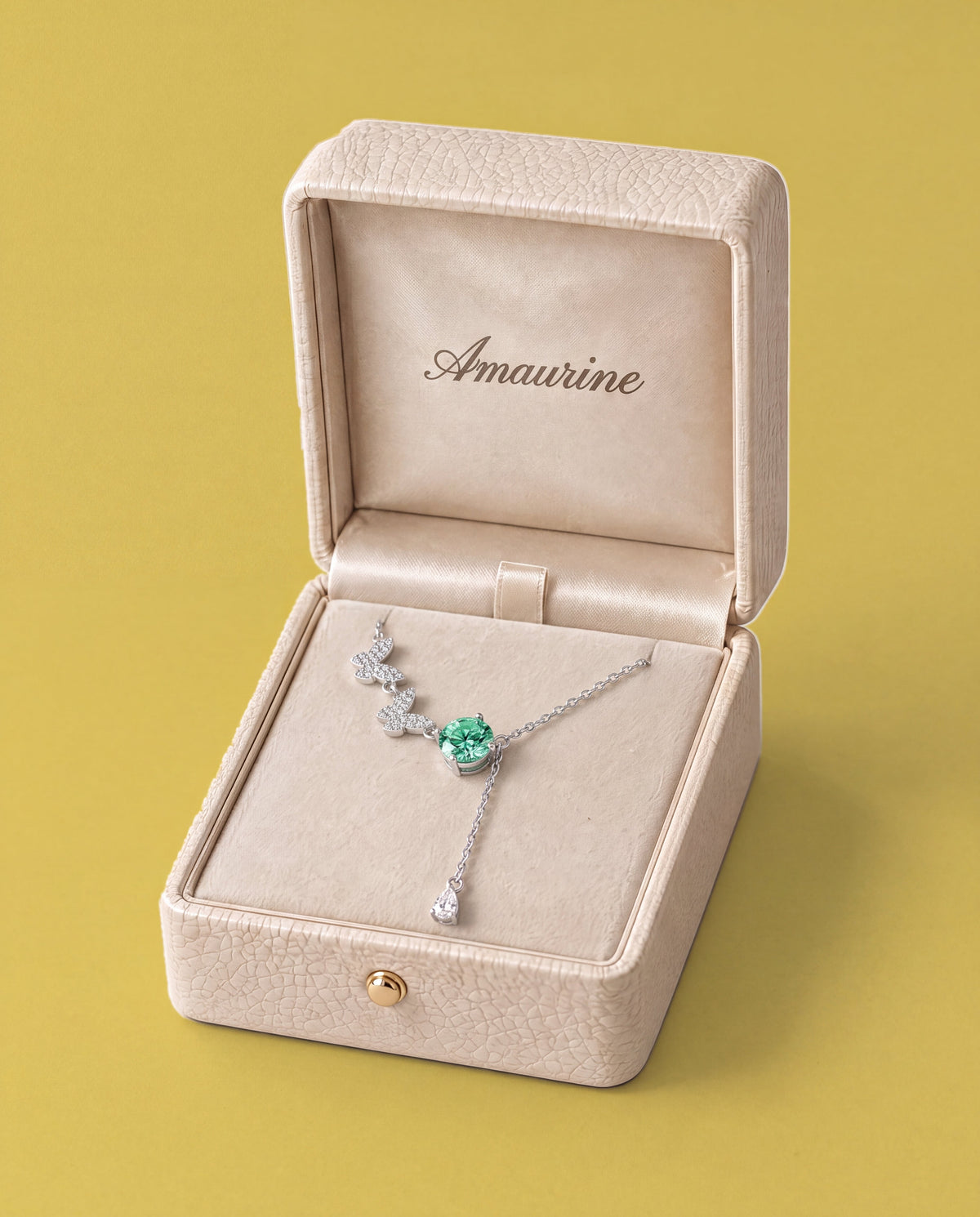 Chrysalide Lariat — presentation box