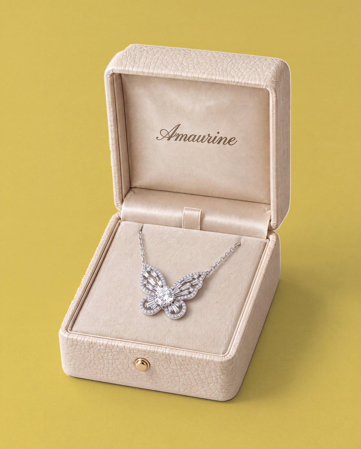 Envol Butterfly Necklace — presentation box
