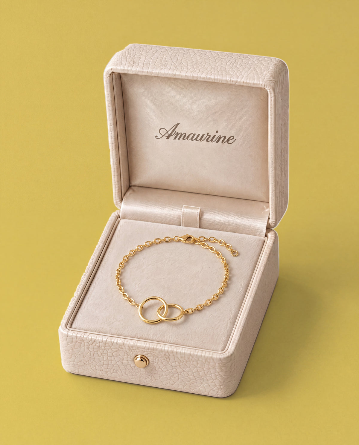 Alliance Circle Bracelet — presentation box