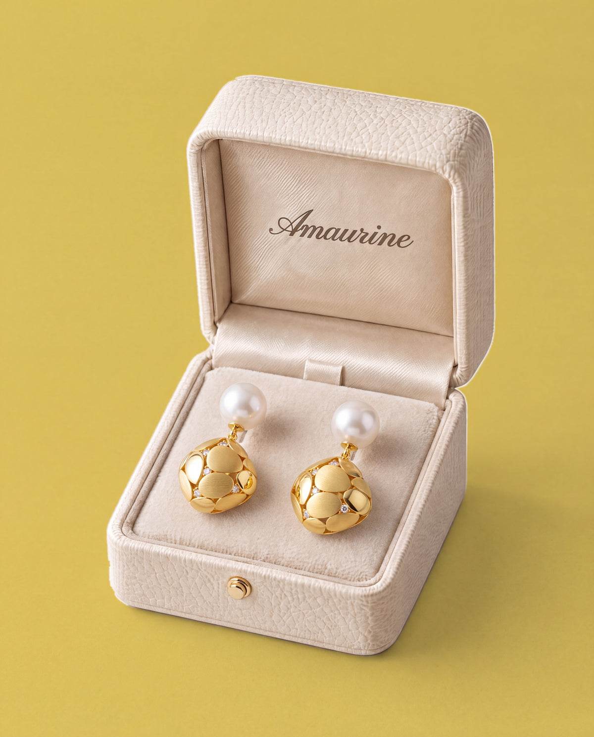 Corolle Pearl Drops — presentation box
