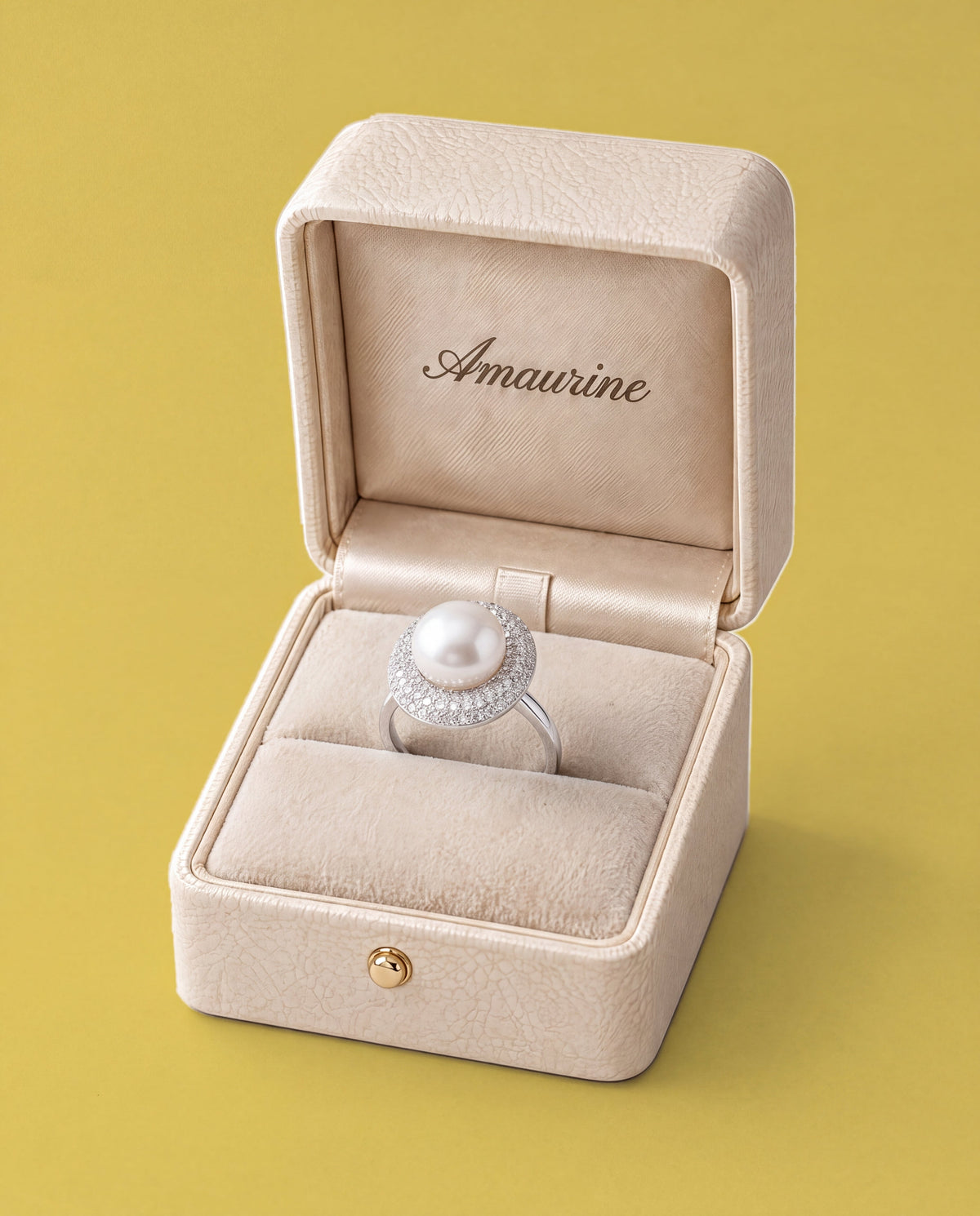 Pléiade Pearl Ring — presentation box