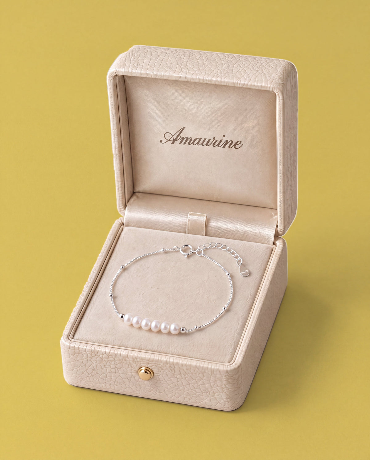 Sextuor Pearl Bracelet — presentation box