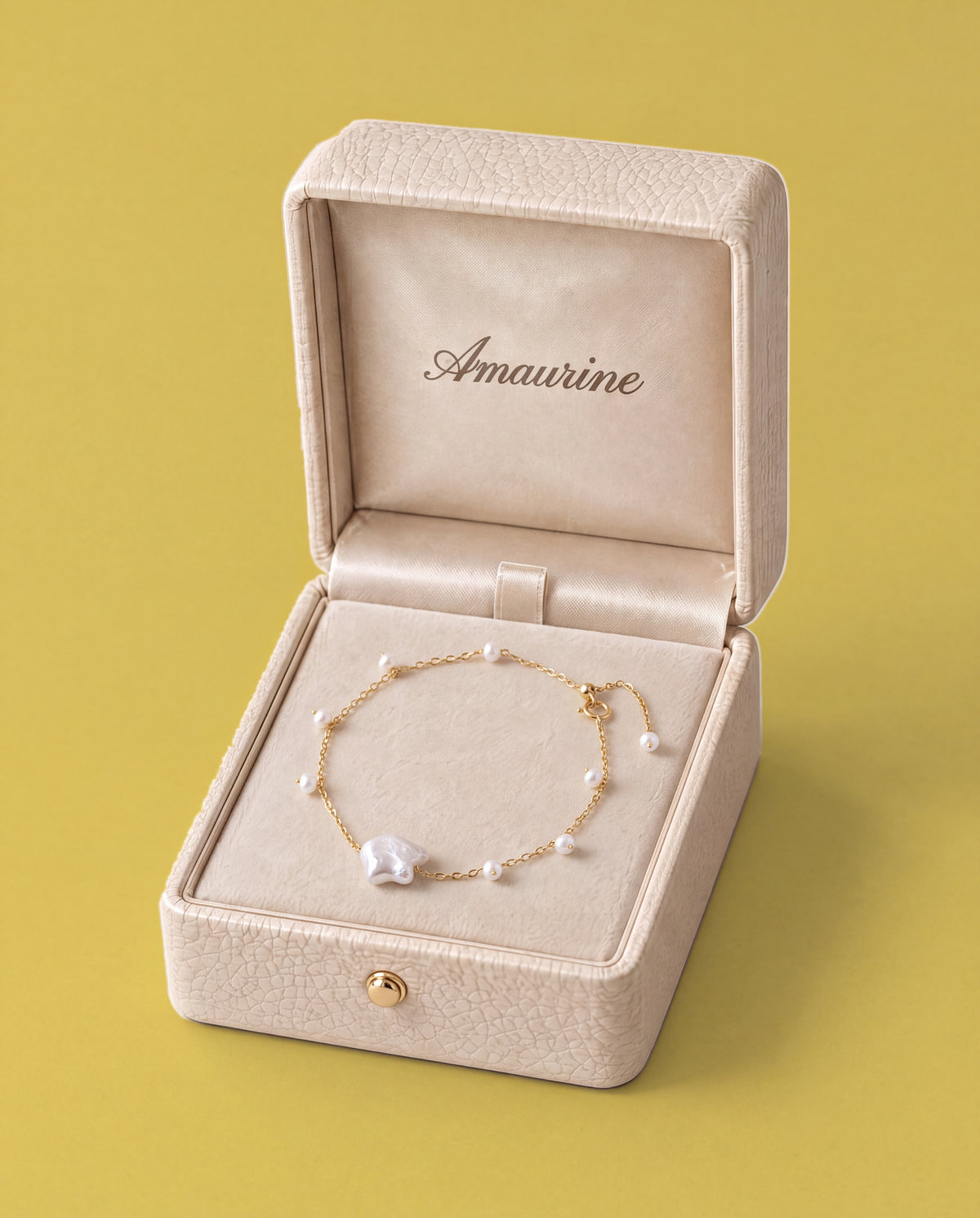 Lagune Pearl Bracelet — presentation box
