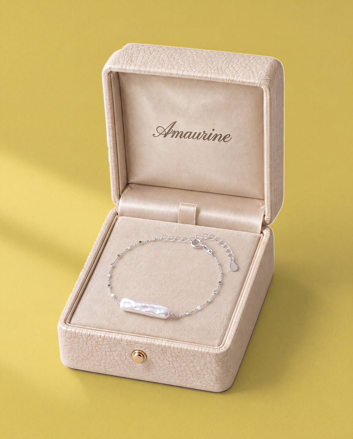Marée Baroque Pearl Bracelet — presentation box