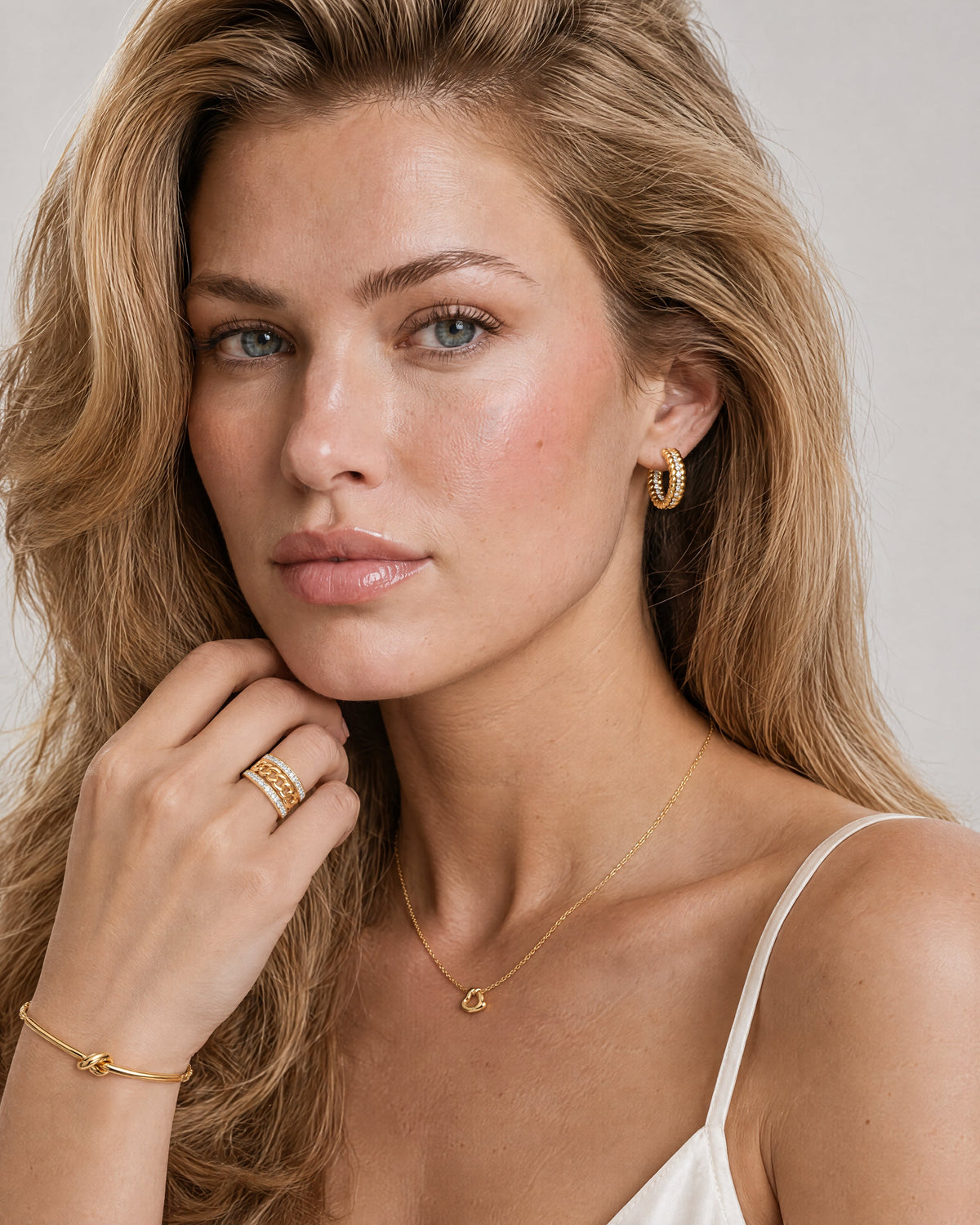 Chenal Pavé Hoops — Amaurine